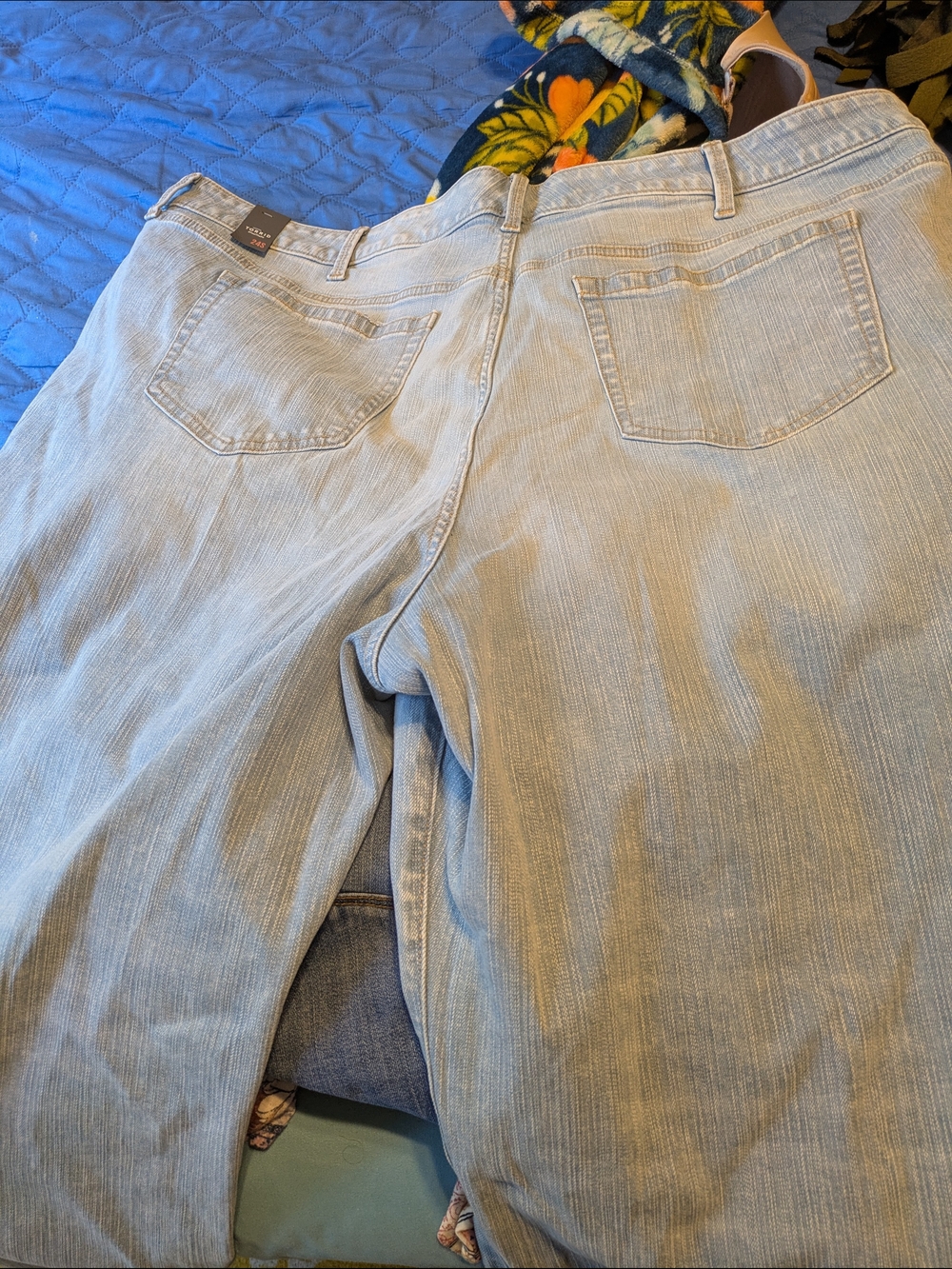 NWT Torrid Light Wash Denim Ripped Jeans - Light Blue Wide Leg
